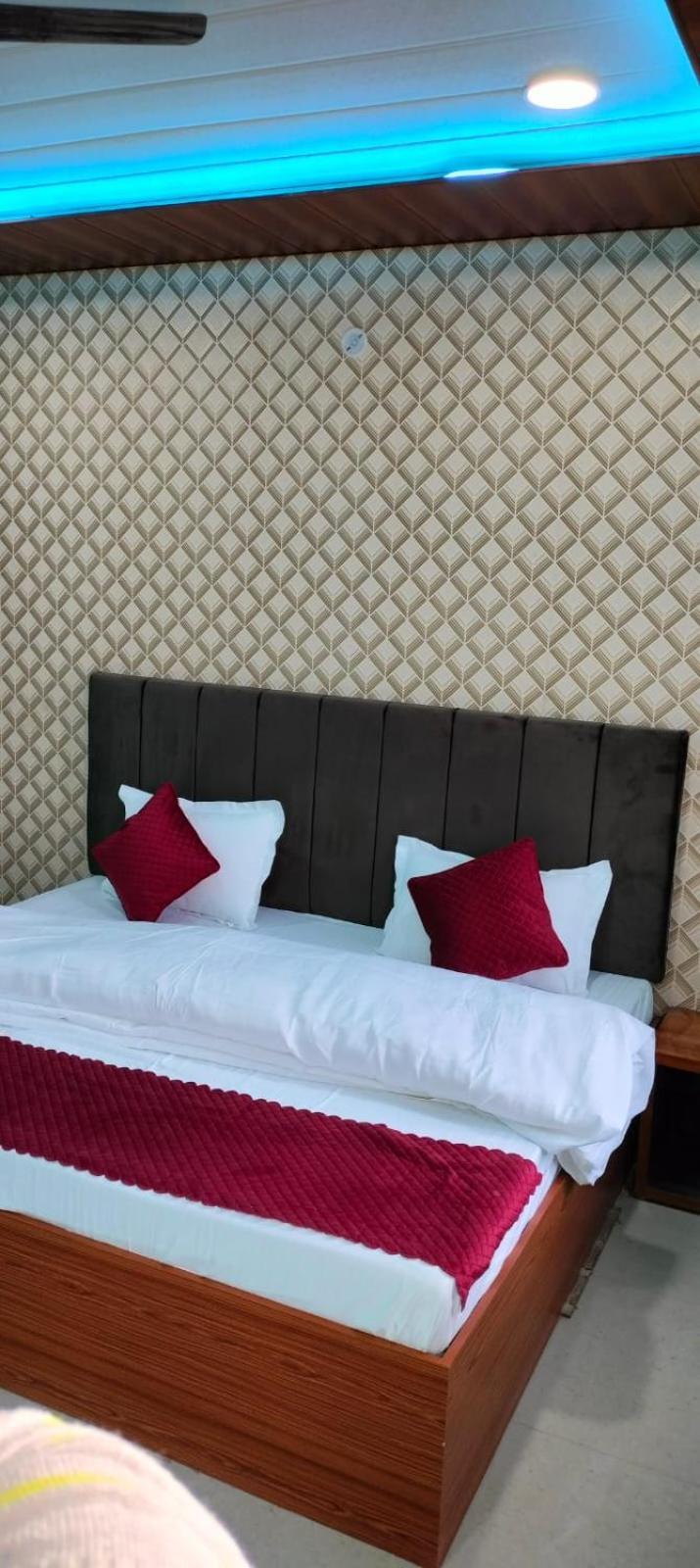 Gulab Residency Hotel Varanasi Ngoại thất bức ảnh